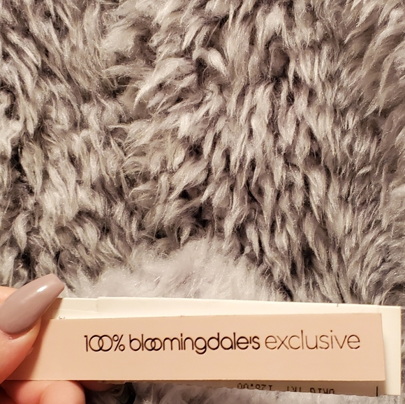 NWT Sherpa Faux Fur Jacket- 100% Exclusive - Picture 8 of 8